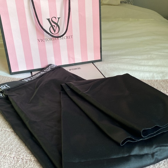 Victoria’s Secret RARE ultra glossy shine leggings large shiny satin - Picture 4 of 9